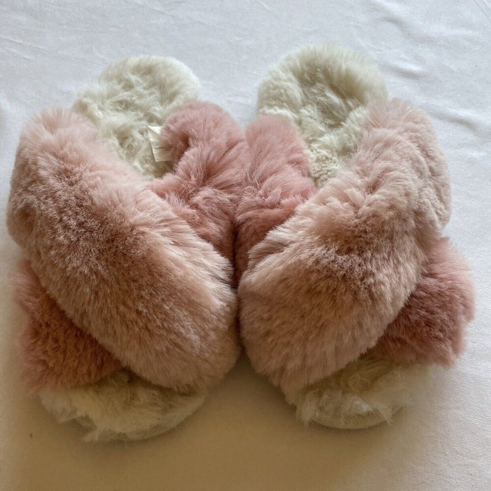 Target Pink Fuzzy Sandal Slippers Size 4/5 - Picture 2 of 5